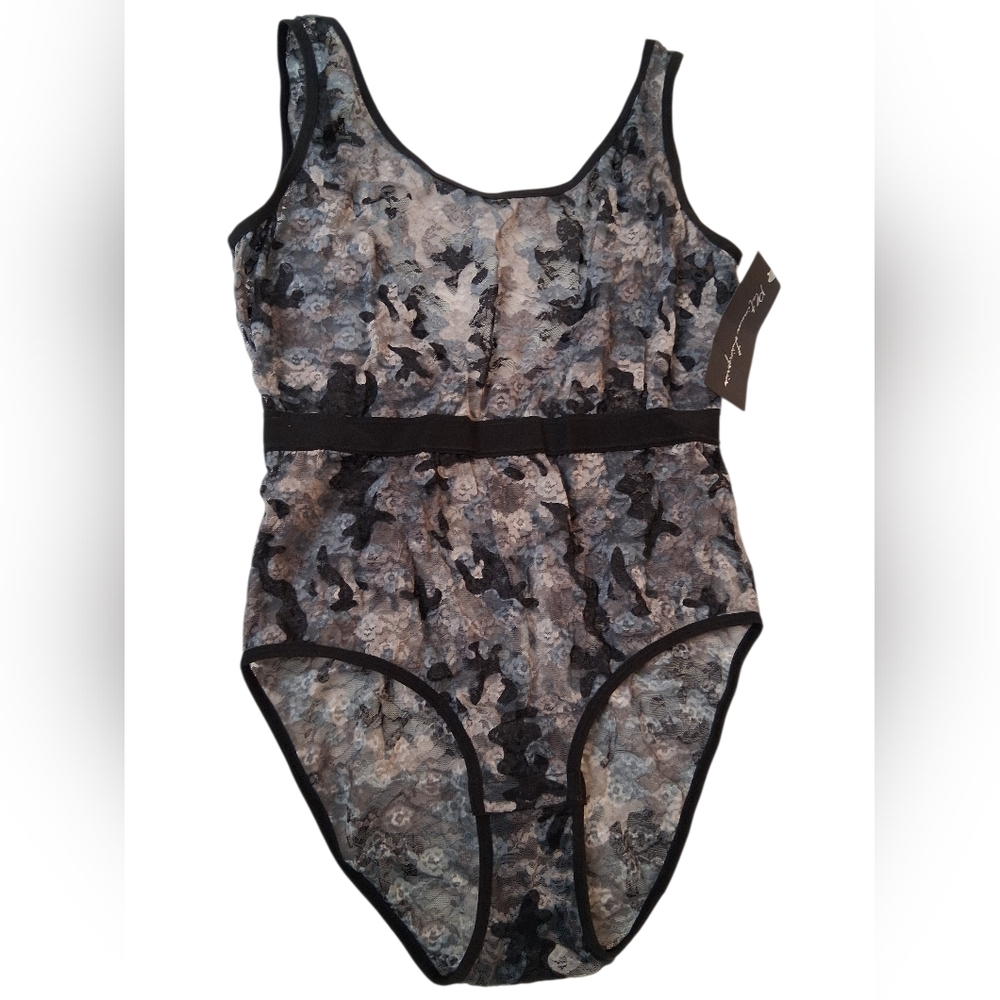 ✨️3 For $15✨️ NWT Platinum Lingerie Lace Bodysuit Size M